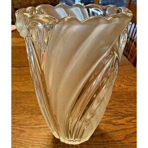 Mikasa Floral Crystal Vase 9.5” Tall 6.75" Wide Crystal Clear Frosted Leaves